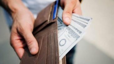 ganar dinero viajando